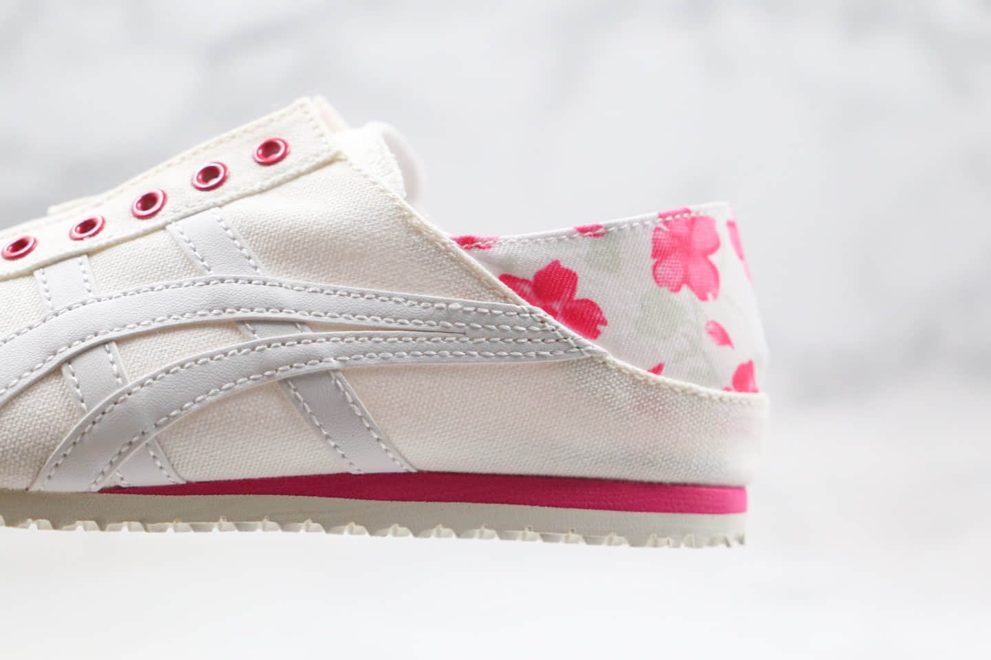 亚瑟士Asics Onitsuka tiger 66 SLIP纯原版本鬼冢虎无鞋带一脚蹬帆布鞋白粉色原厂四联吊牌齐全 货号:1183B431-100