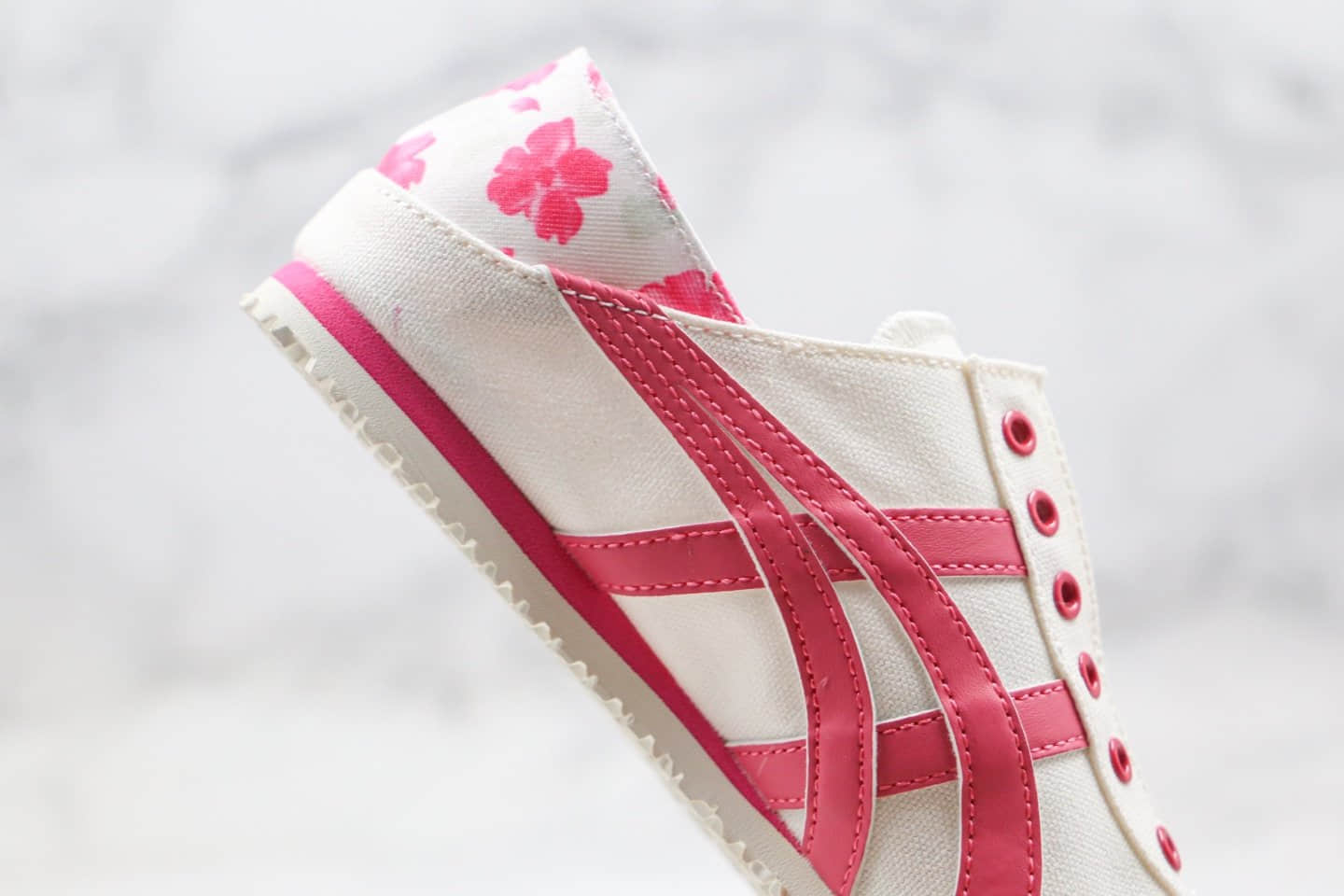 亚瑟士Asics Onitsuka tiger 66 SLIP纯原版本鬼冢虎无鞋带一脚蹬帆布鞋白粉色原厂四联吊牌齐全 货号:1183B431-100