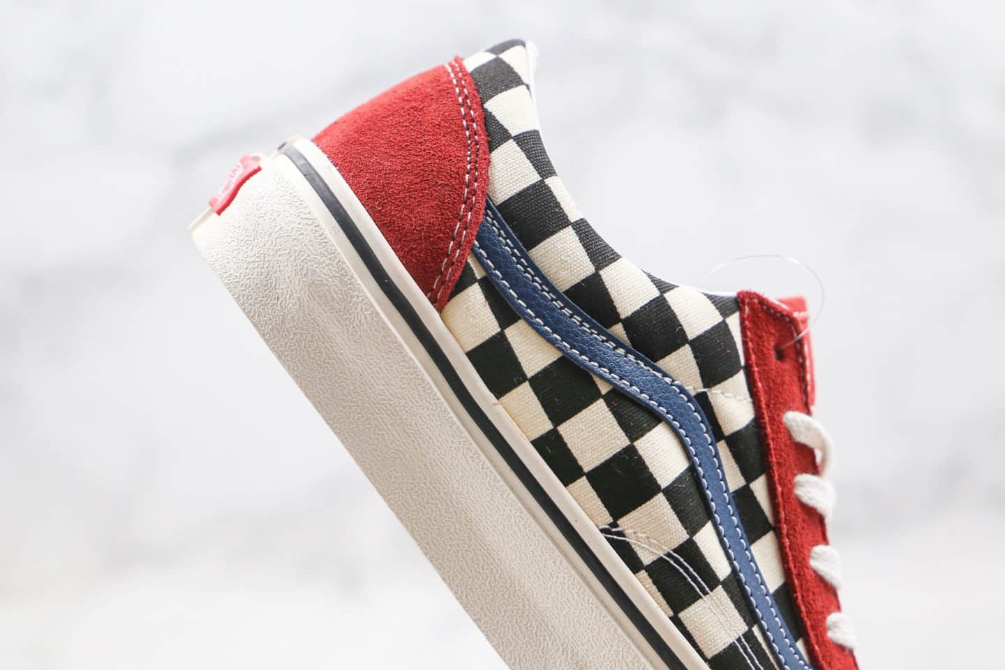 万斯Style 36 Cecon SF公司级版本半月包头棋盘格子橘蓝条 货号:VN0A3DZ3VTZ