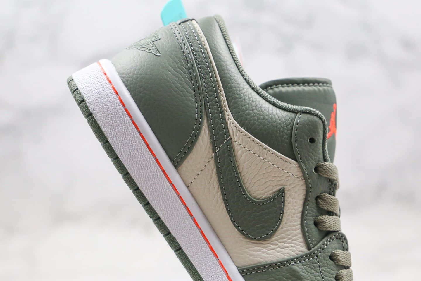 乔丹AIR JORDAN 1 LOW纯原版本低帮AJ1橄榄绿色原楦头纸板打造原盒原标 货号:553558-121