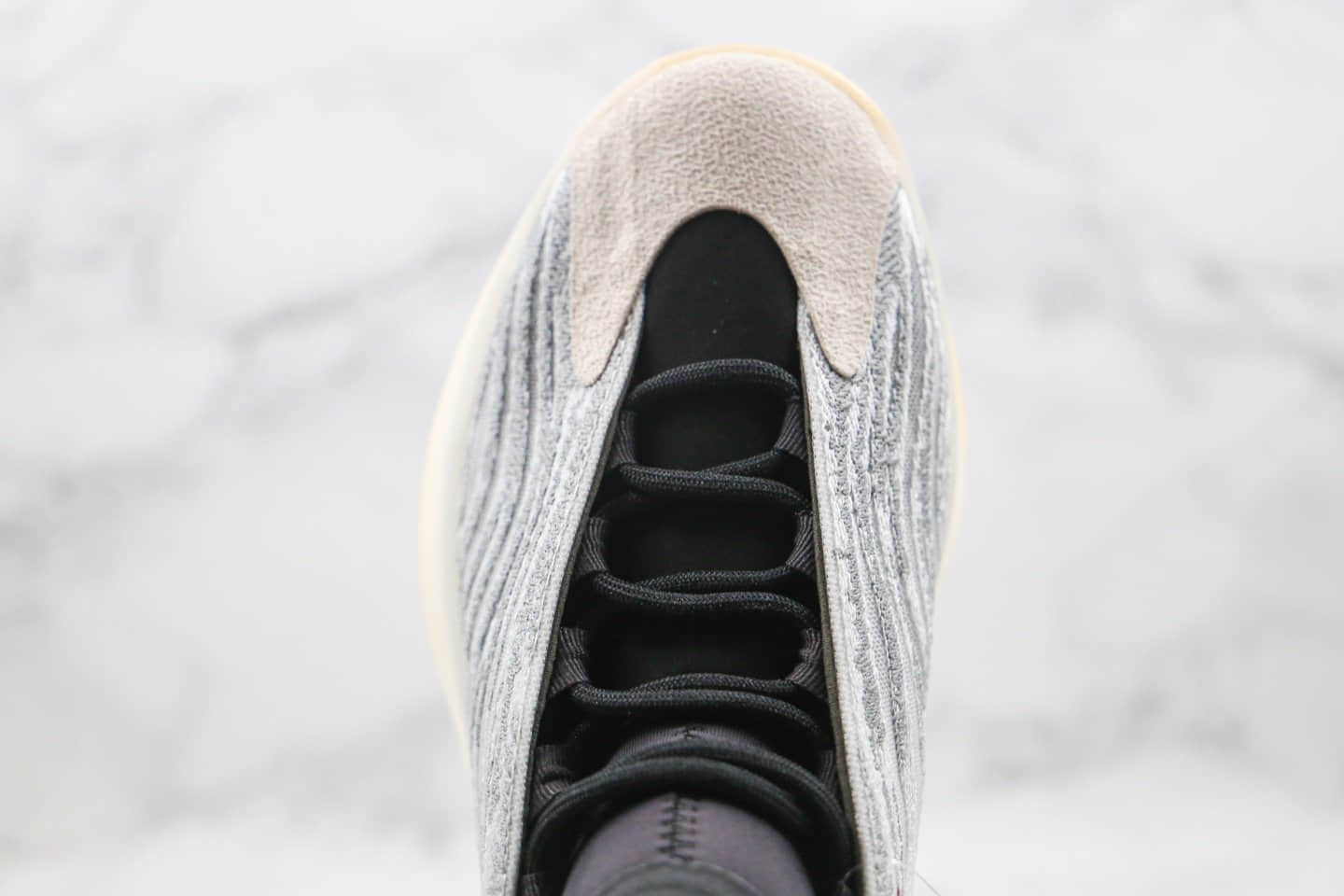 阿迪达斯Adidas YEEZY QNTM莞产纯原版本椰子篮球鞋3M反光材质灰黑色原档案数据开发 货号:Q46473