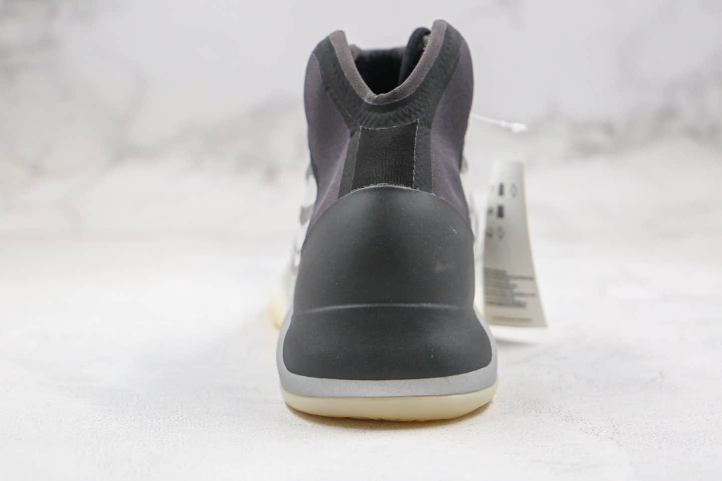 阿迪达斯Adidas YEEZY QNTM莞产纯原版本椰子篮球鞋3M反光材质灰黑色原档案数据开发 货号:Q46473