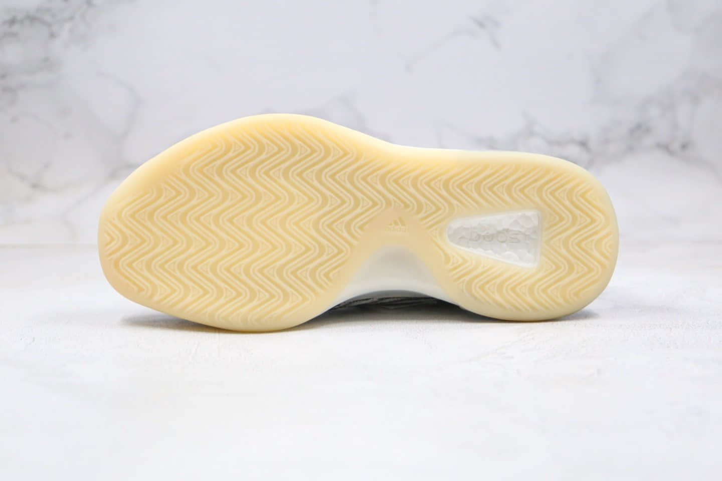 阿迪达斯Adidas YEEZY QNTM莞产纯原版本椰子篮球鞋3M反光材质灰黑色原档案数据开发 货号:Q46473