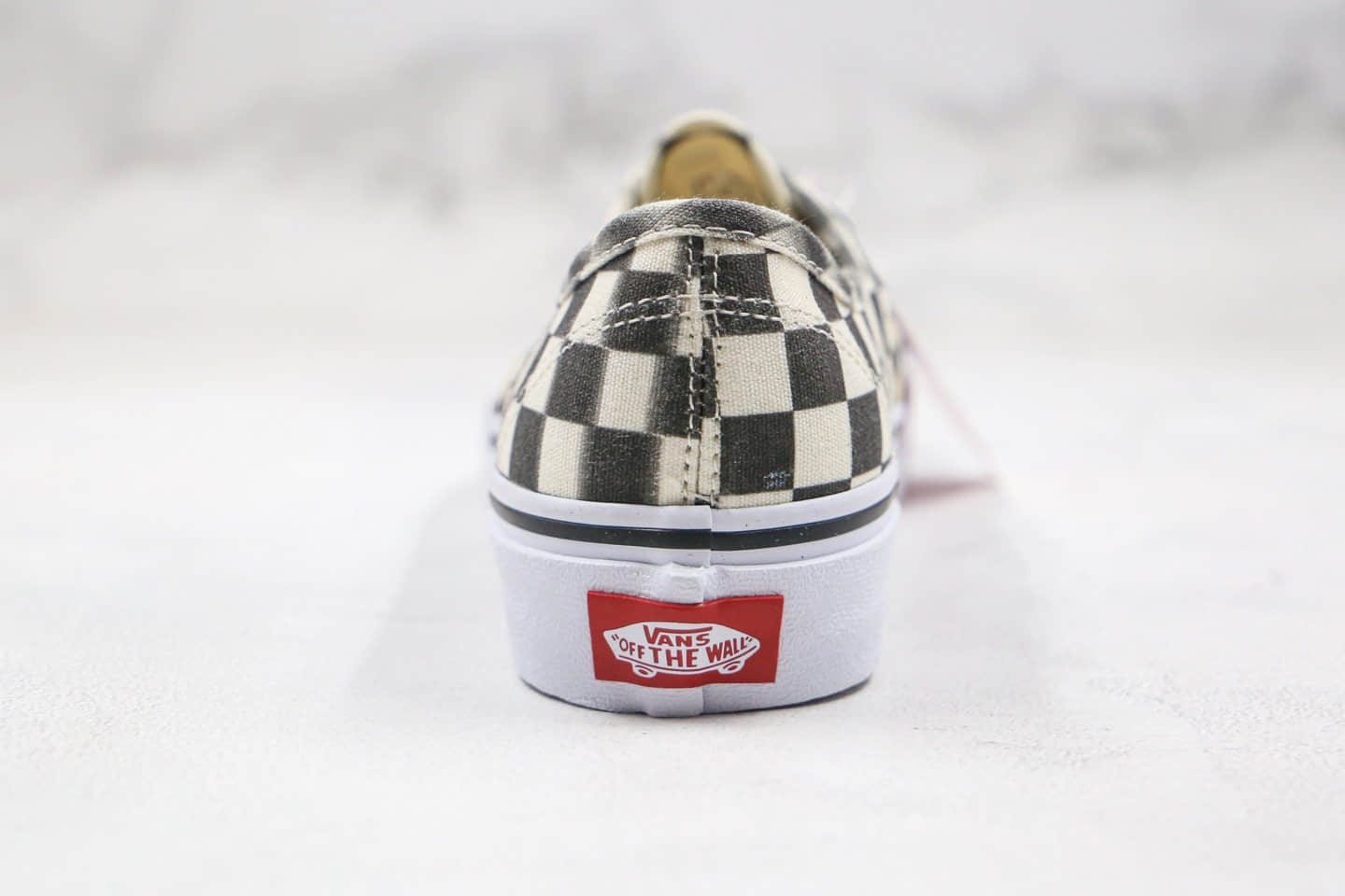 万斯VANS AUTHENTIC公司级版本安纳海姆低帮黑白棋盘格子幻影模糊原厂硫化大底内置钢印 货号:VN0A38EMVJM