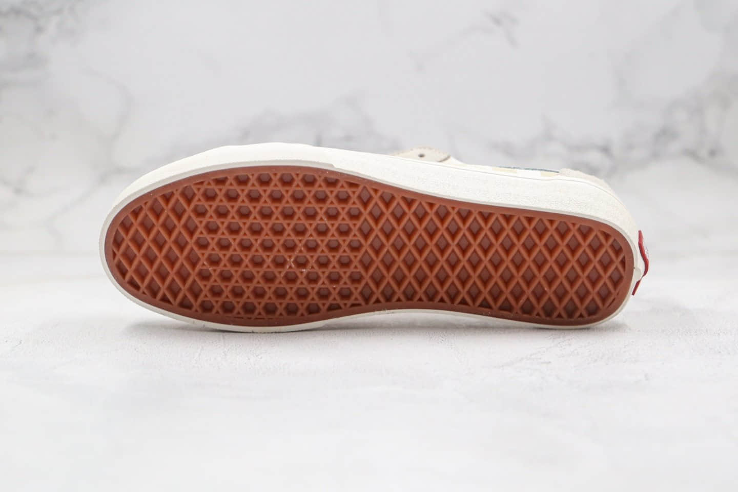 万斯Vans Style 36 Decon SF公司级版本权志龙同款棋盘格米白半月包头杀人鲸硫化板鞋内置钢印 型号:QQ14