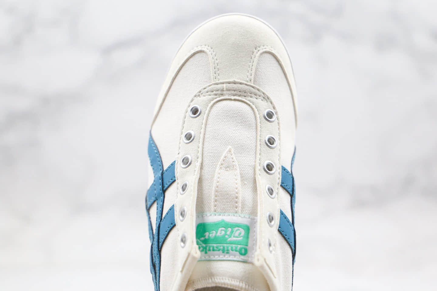 亚瑟士Onitsuka tiger纯原版本鬼冢虎帆布懒人鞋无系带一脚蹬白蓝色正确鞋底材质四联吊牌齐全 货号:D3K5N-0146