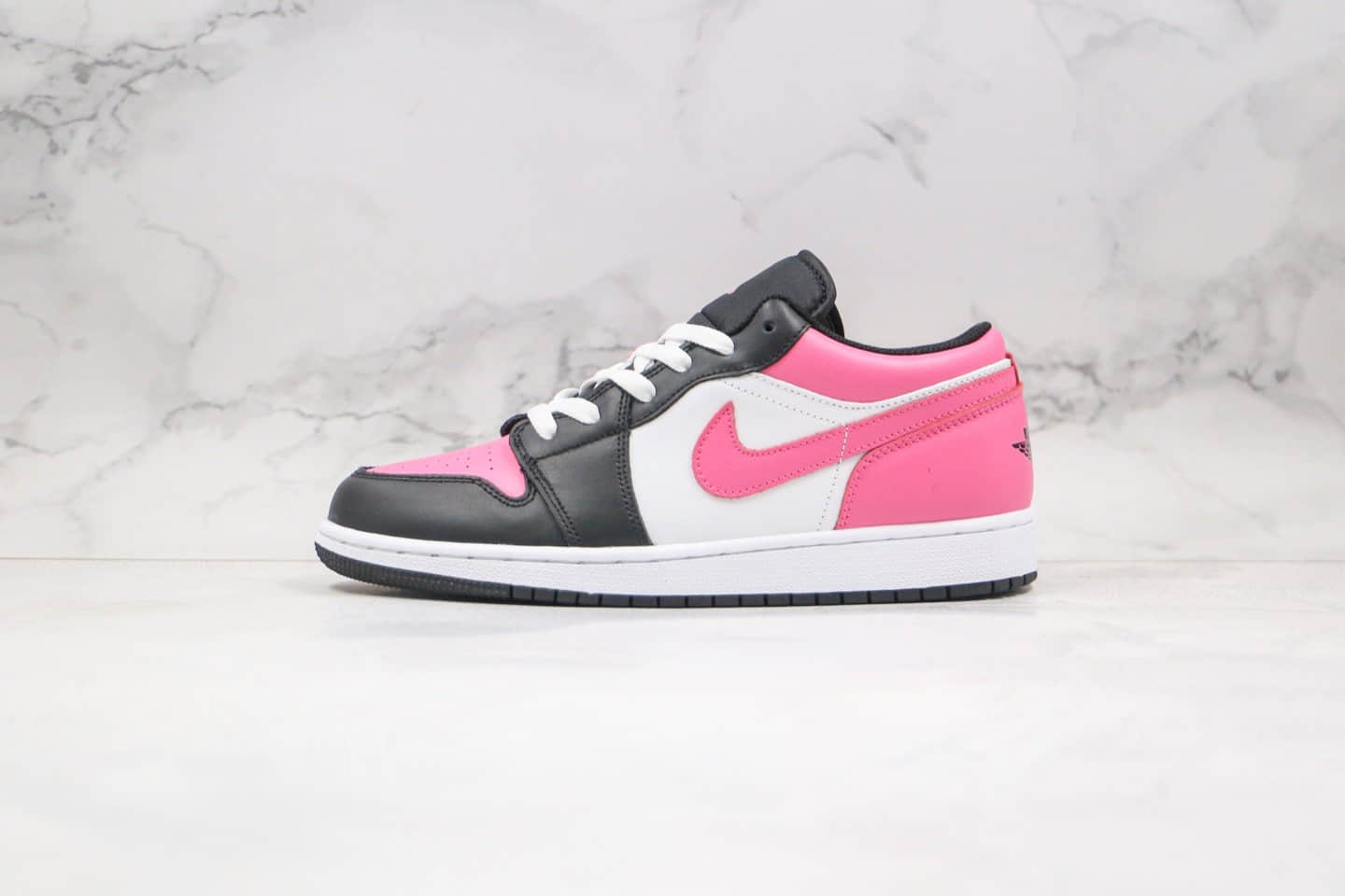 低帮AJ1黑粉白色高品质版本出货