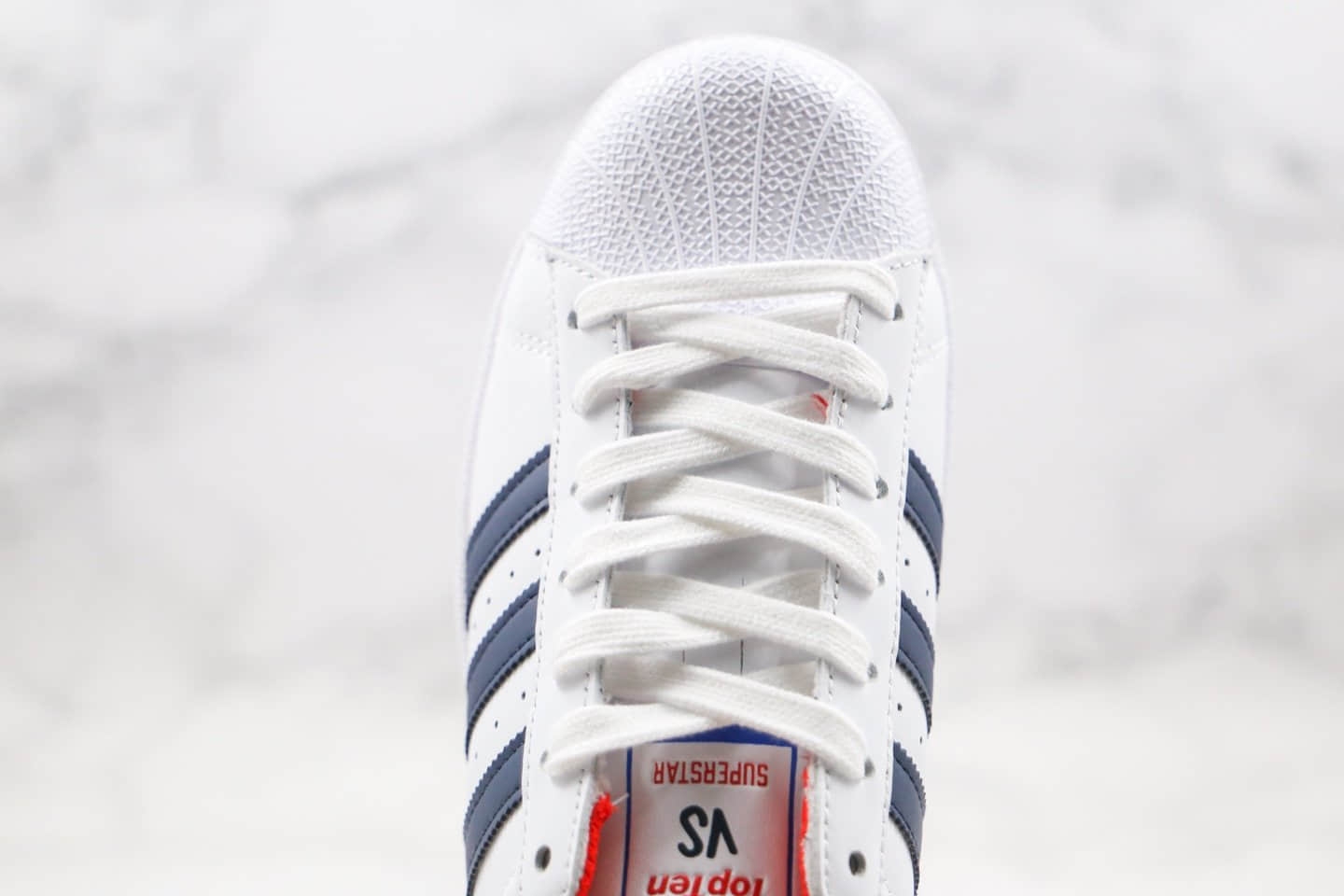 阿迪达斯adidas Superstar纯原版本贝壳头白蓝红色原楦开发头层皮料 货号：FV8270