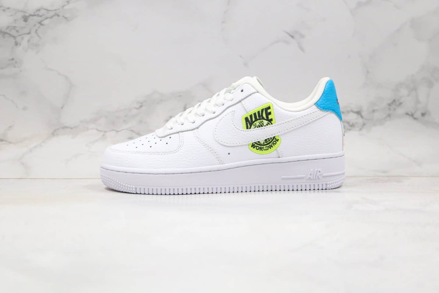 耐克Nike Air Force 1'07纯原版本低帮空军一号地球白蓝绿色彩虹小钩真头层皮革鞋面材质 货号：CT1414-101