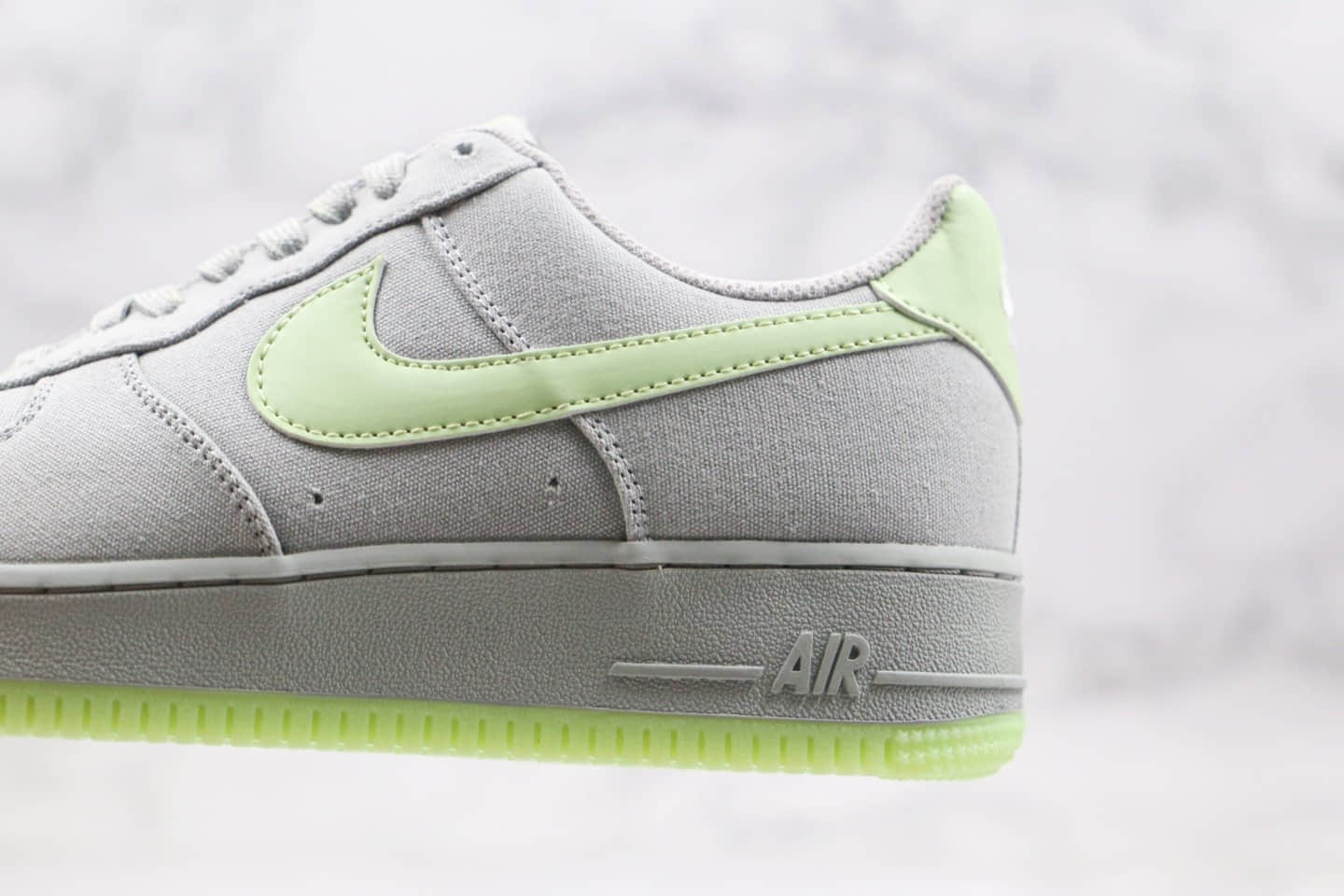 耐克Nike Air Force 1 Low纯原版本低帮空军一号灰绿色帆布面料内置气垫 货号：315122-107
