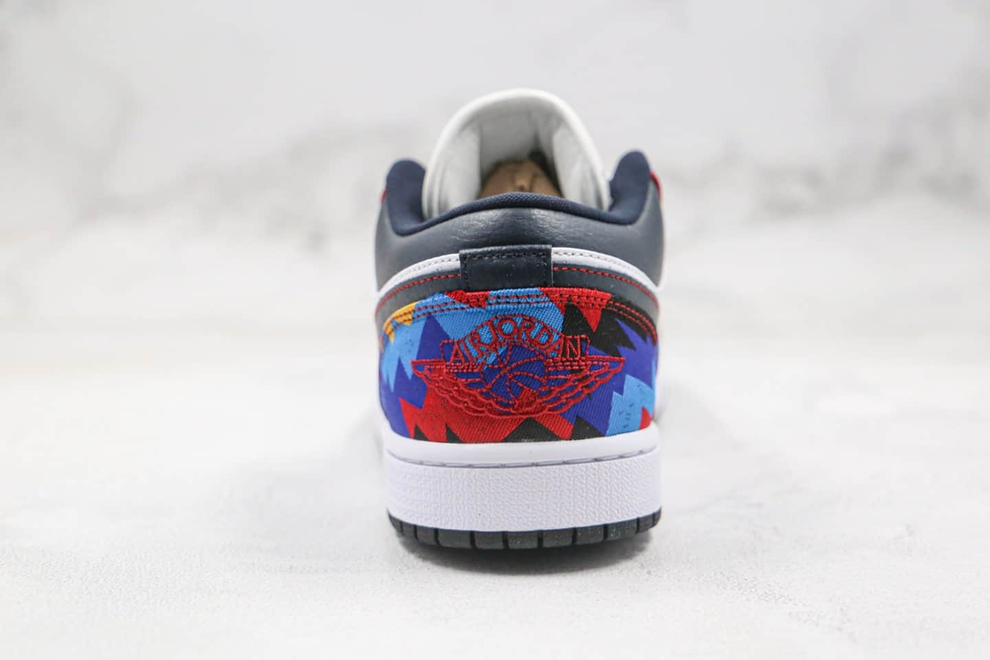 乔丹Air Jordan 1 Low纯原版本低帮AJ1彩虹锯齿蓝色内置气垫原厂白盒 货号:CZ8659-100