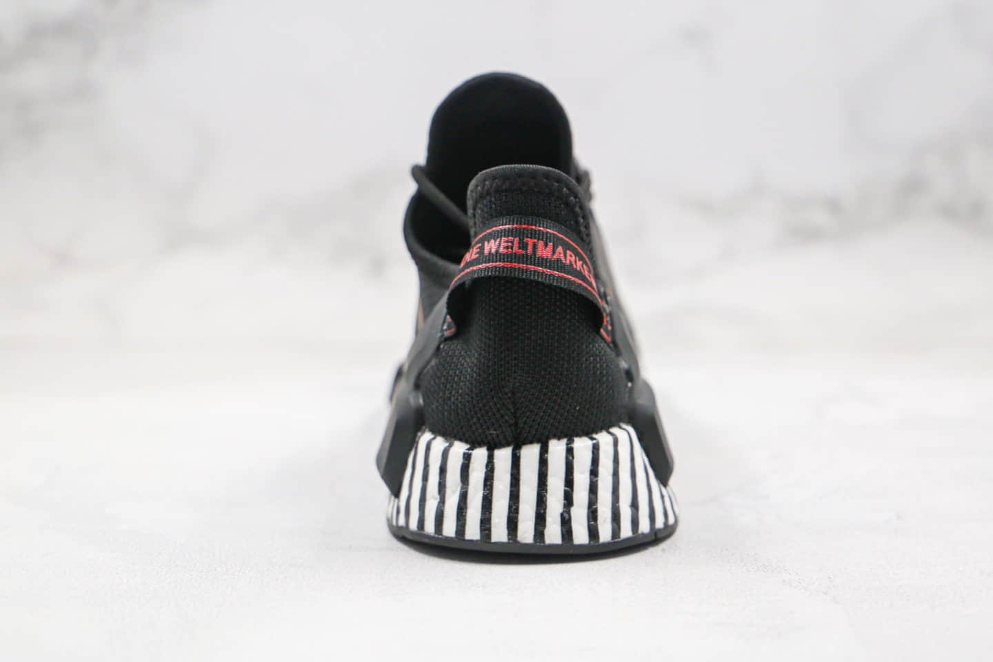 阿迪达斯Adidas Originals Boost NMD_V2纯原版本爆米花跑鞋NMD二代条纹黑橙色原盒原标原楦头纸板打造 货号:FW6411