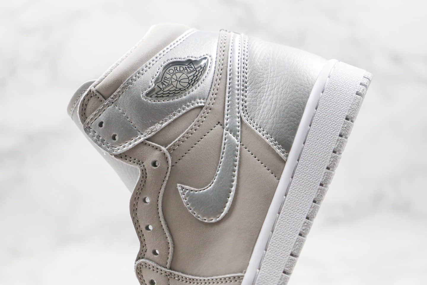 乔丹Air Jordan 1 High OG纯原版本高帮AJ1灰银麂皮配色正确后跟定型区别市面通货版本 货号:DC1788-029