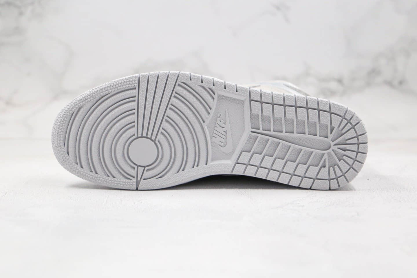 乔丹Air Jordan 1 High OG纯原版本高帮AJ1灰银麂皮配色正确后跟定型区别市面通货版本 货号:DC1788-029