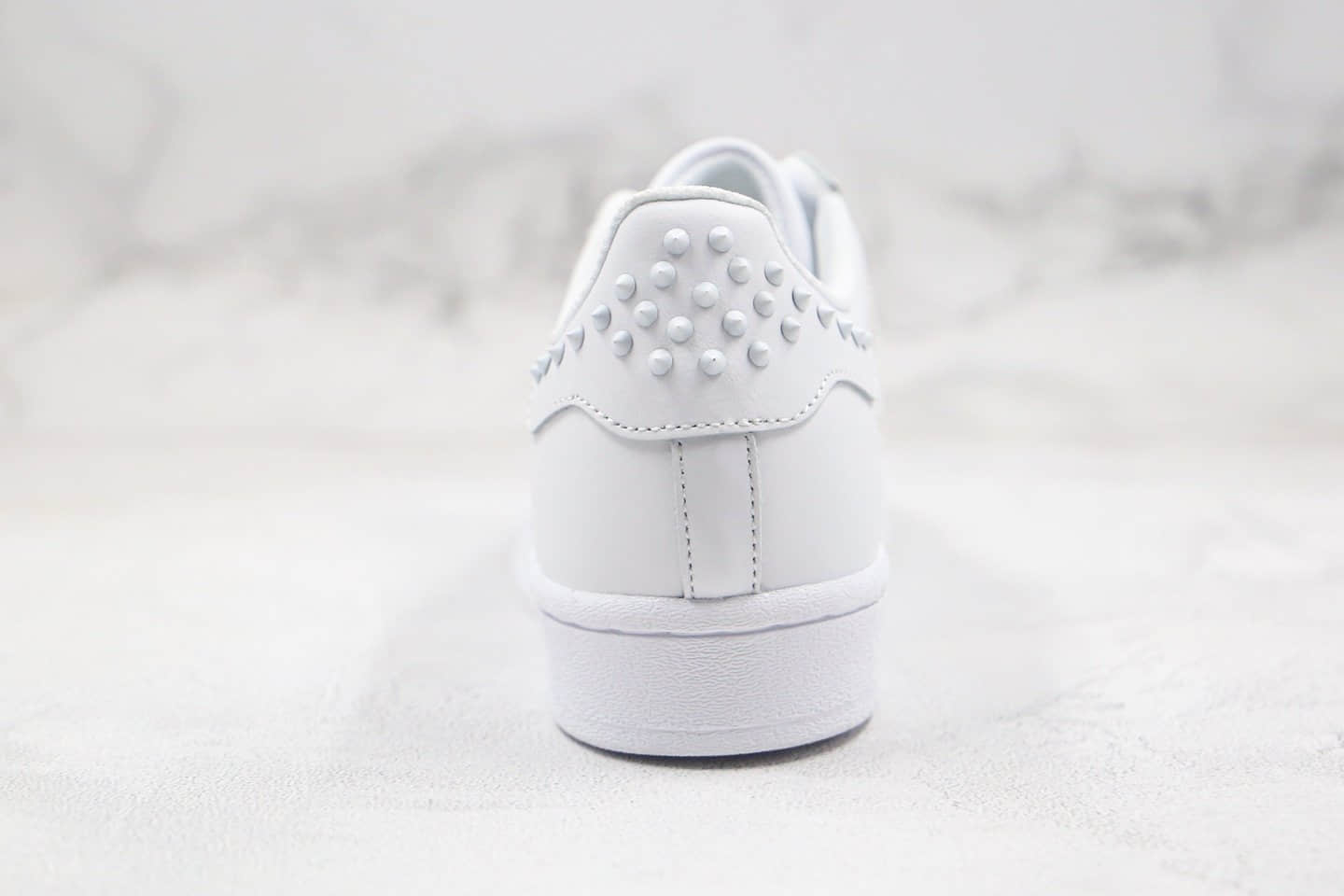 阿迪达斯adidas Originals Superstar纯原版本三叶草贝壳头雪白铆钉杨丞琳同款原盒原标正确鞋面材质 货号:FV3397