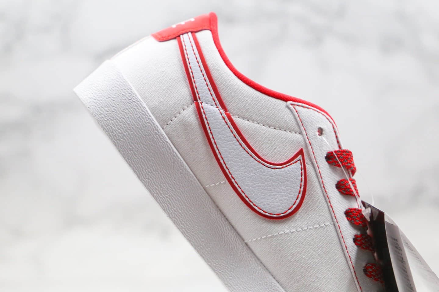 耐克Stranger Things x Nike Blazer Mid “Hawkins High”公司级版本怪奇物语联名开拓者低帮板鞋白红色原标原盒 货号:AV9371-815