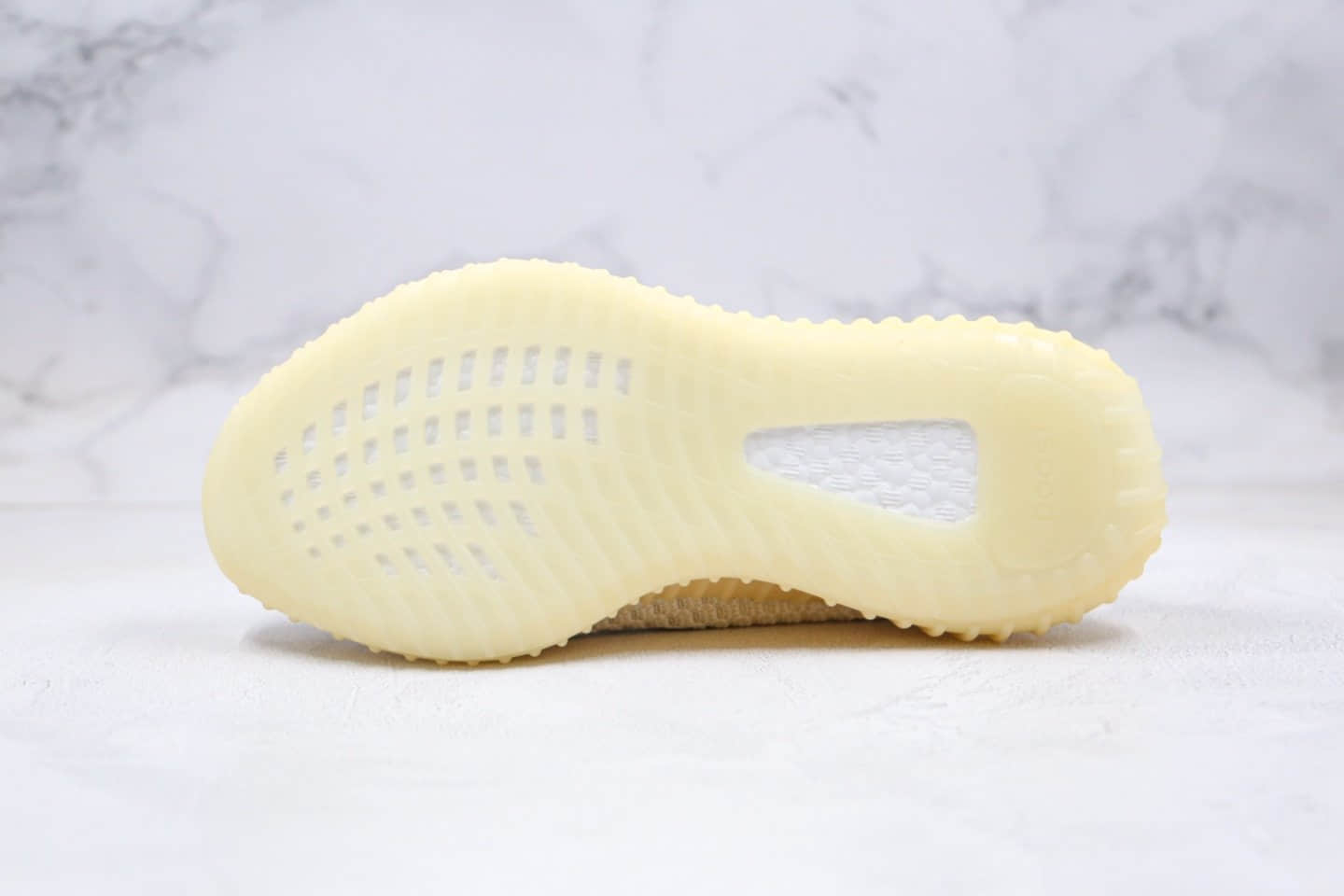 阿迪达斯Adidas Yeezy 350 V2 “Abez”公司级版本椰子350V2新氧化天使奶油淡黄色原织面 货号:FZ5246