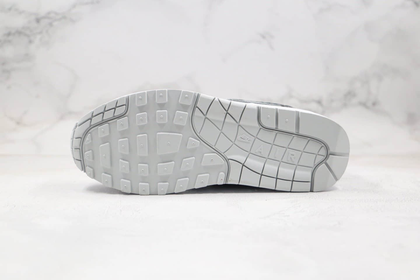 耐克Nike Air Max 1纯原版本气垫鞋烟灰色伦敦版阿姆斯特丹联名款内置气垫原档案数据开发 货号:CV1639-001