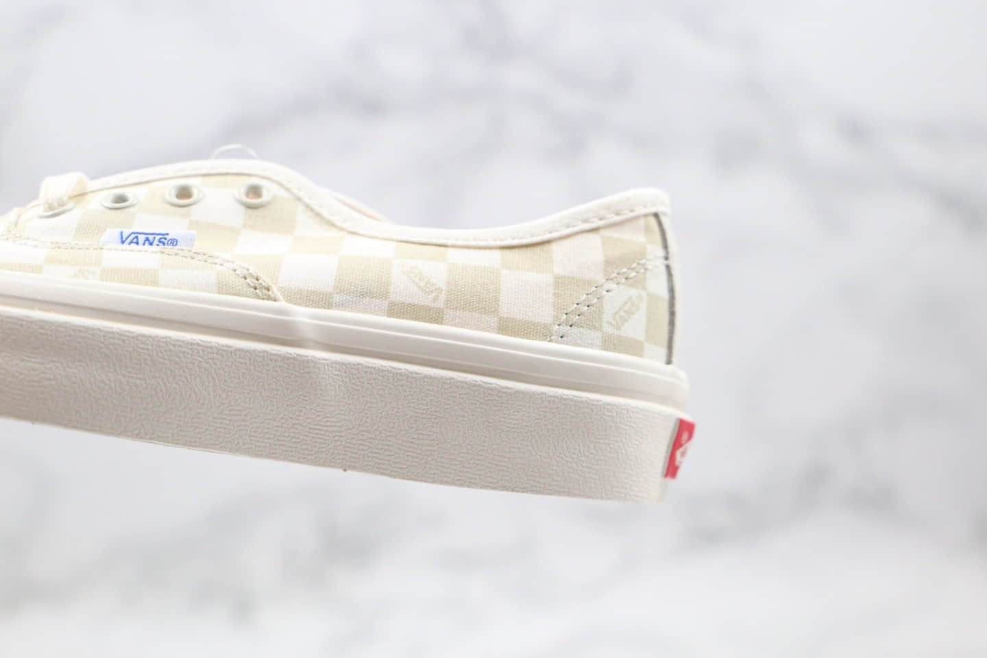 万斯Vans Vault OG Authentic公司级版本棋盘格米白色原档案开发 货号 :VN000UDDU9K