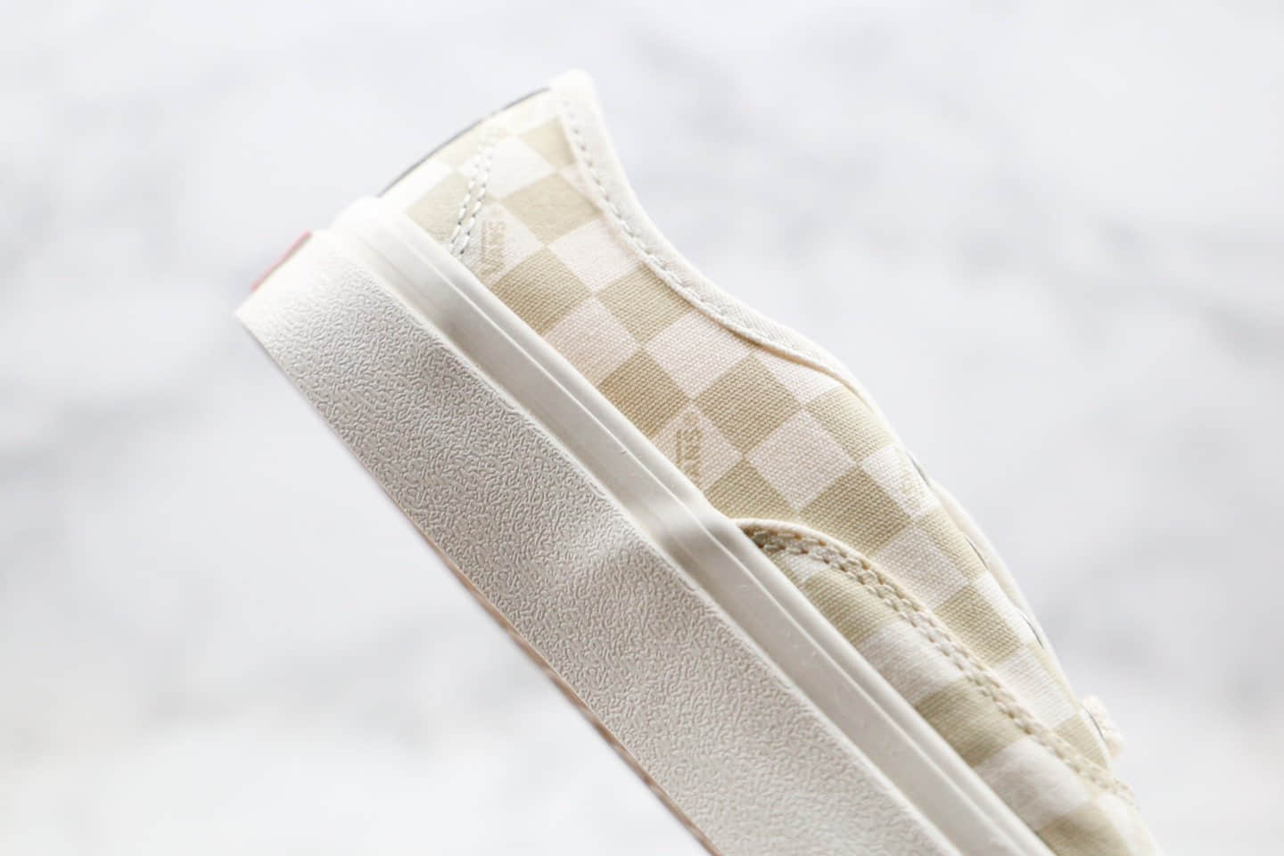 万斯Vans Vault OG Authentic公司级版本棋盘格米白色原档案开发 货号 :VN000UDDU9K