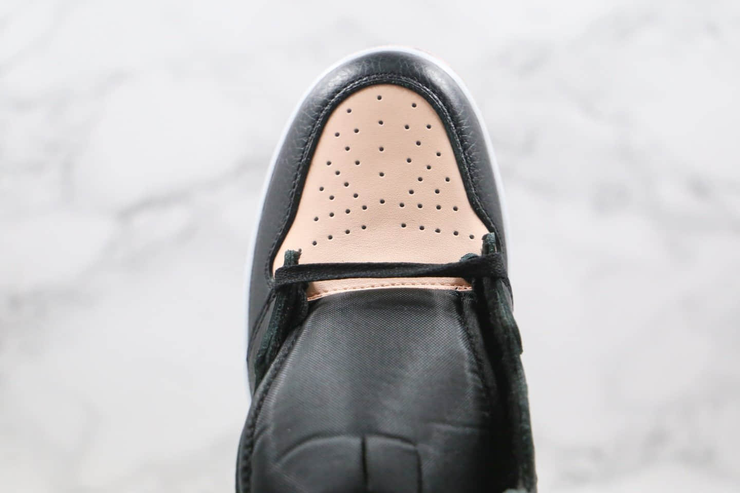 乔丹Air Jordan 1 High OG“Crimson Tint”(GS)公司级版本AJ1黑粉脚趾原楦开发后跟完美定型 货号:575441-081