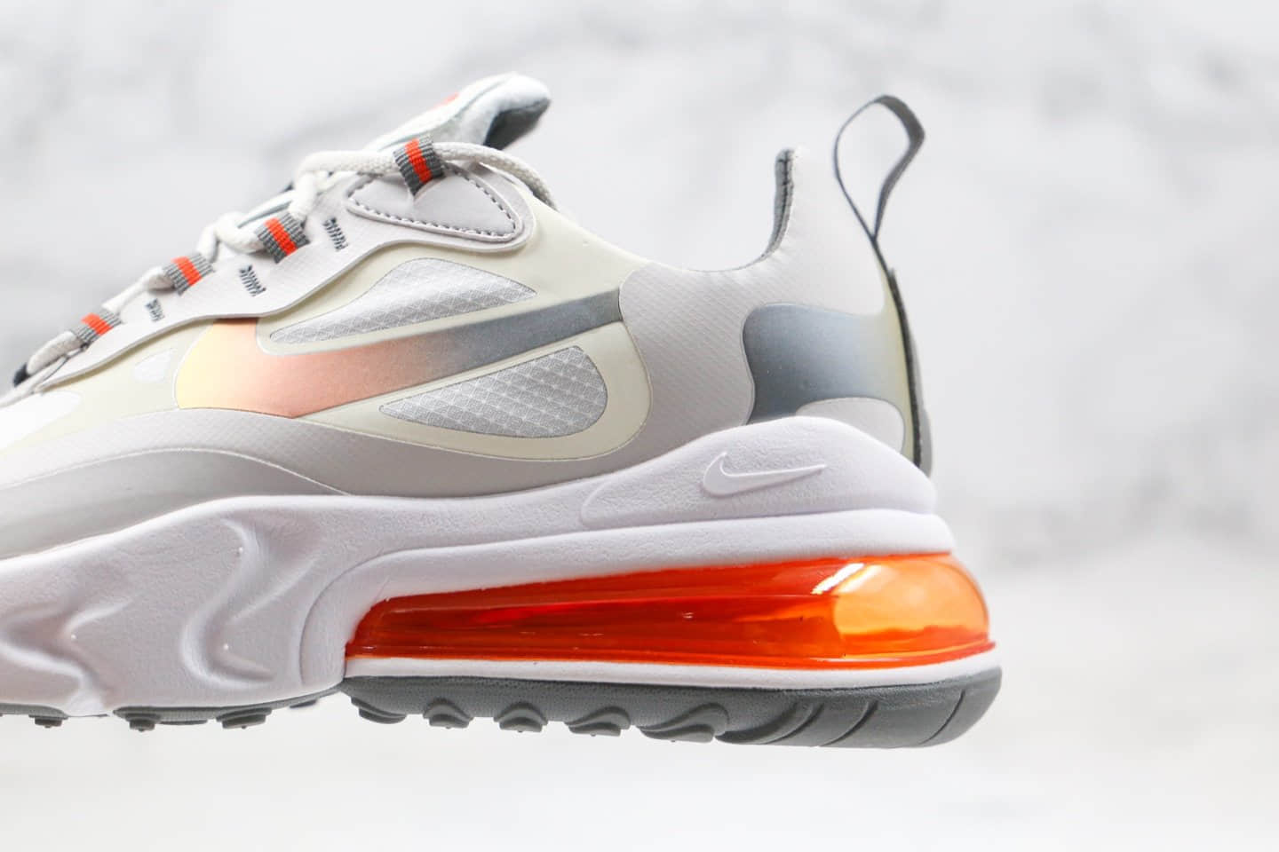 耐克Nike Air Max 270 React纯原版本半掌气垫Max270气垫鞋炫彩米白灰金渐变色原鞋开模一比一打造 货号：CD6615-100