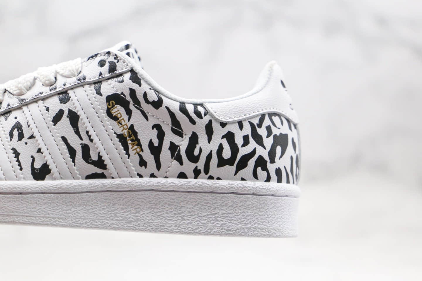 阿迪达斯Adidas AD Originals SUPERSTAR纯原版本三叶草贝壳头白雪豹纹配色区别市面通货版本 货号:FV3451