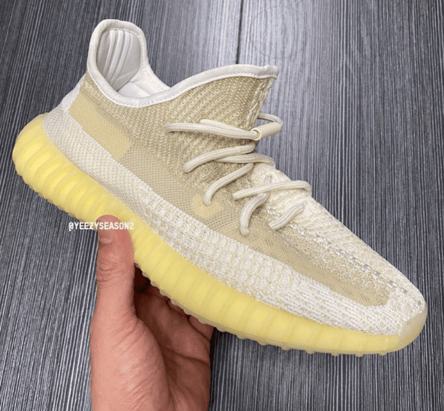 Yeezy 350 V2 “Abez”实物图首度曝光!鞋带有点意思! 货号:FZ5246
