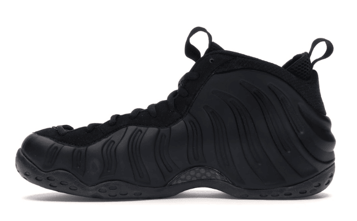 时隔13年复刻回归!纯黑喷 Air Foamposite One今年十月见!