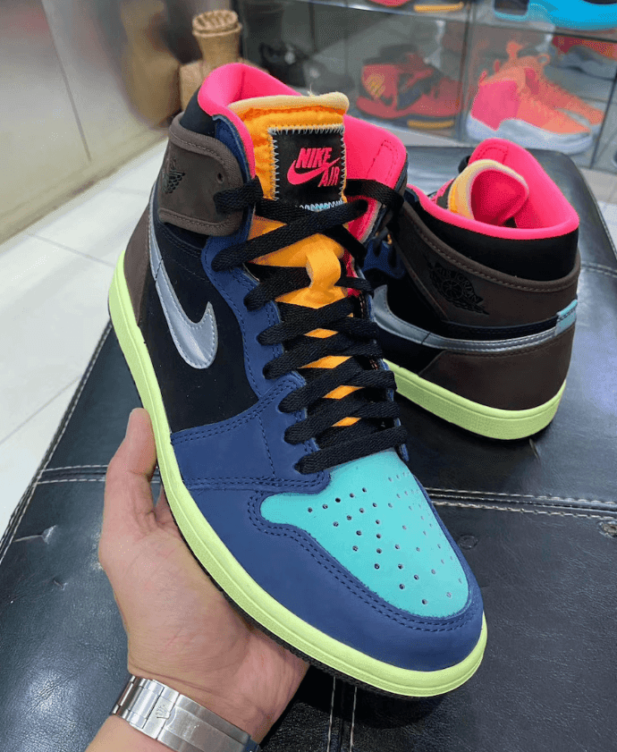 吃惊!这双AJ1撞脸05年UNDFTD x Nike Dunk联名! 货号:555555-201