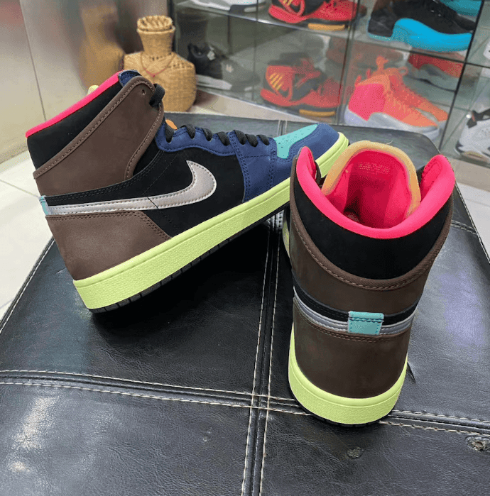 吃惊!这双AJ1撞脸05年UNDFTD x Nike Dunk联名! 货号:555555-201