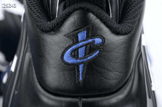 “惊雷喷”最新实物细节图曝光!鞋垫有点反差萌? 货号:CN0055-001