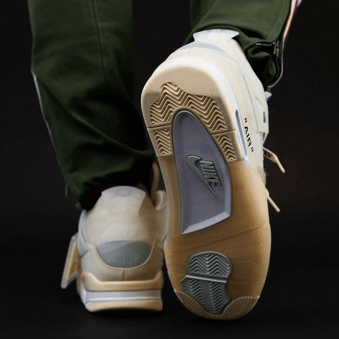 拍卖价 20 万美元的 OW x AJ4上脚美照释出!下月发售! 货号:CV9388-100