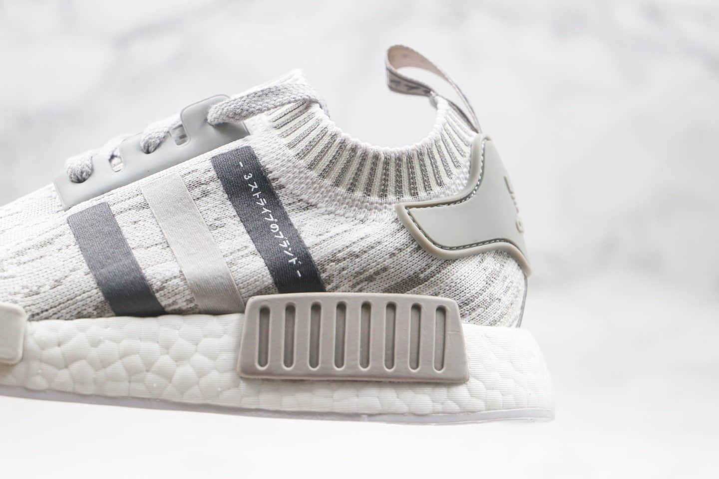 阿迪达斯Adidas NMD R-1纯原版本爆米花跑鞋NMD条纹灰色原盒原标原楦头纸板打造 货号:BY9865