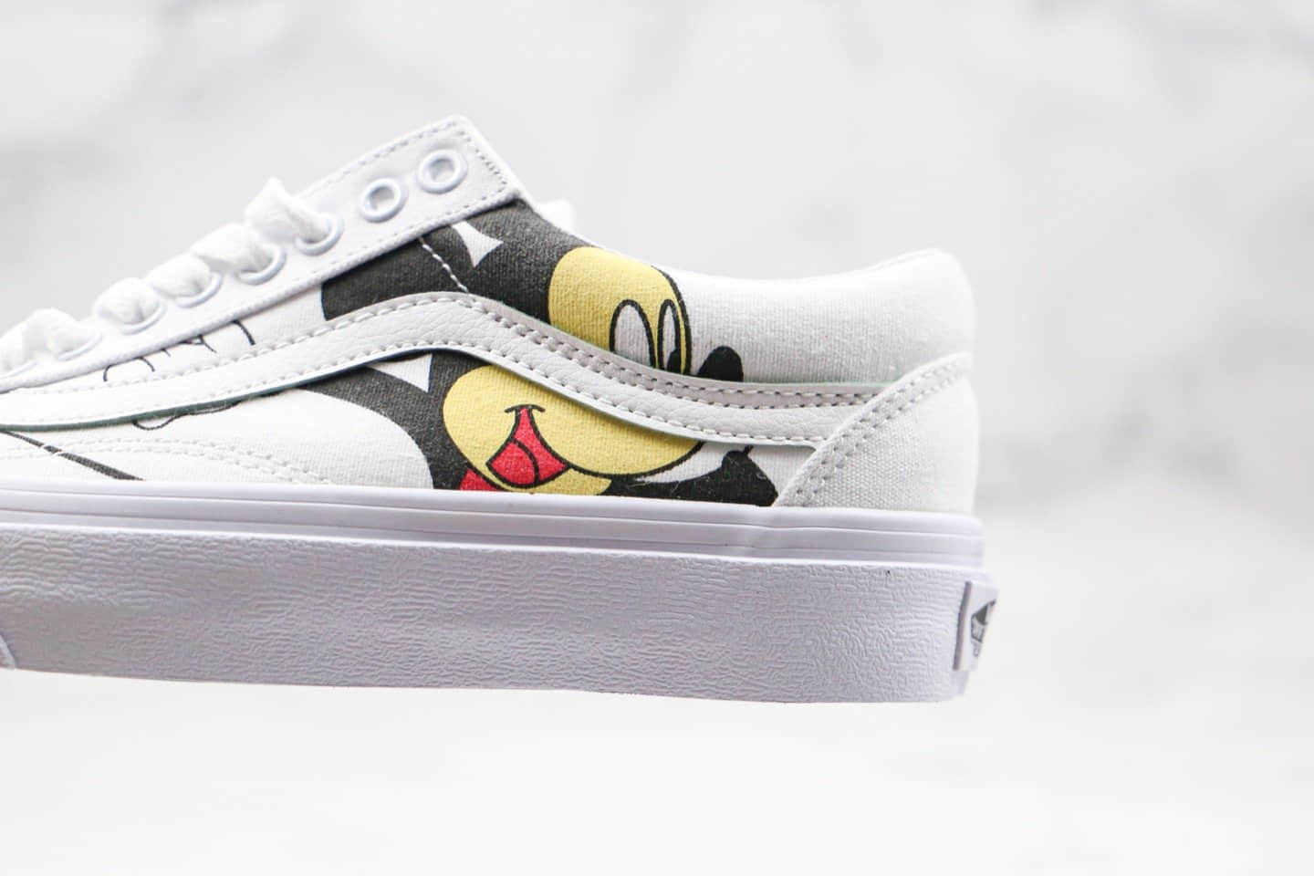 万斯Disney x Vans Old Skool公司级版本迪士尼米老鼠联名款板鞋白色原标原盒 货号:VN000D3HY28