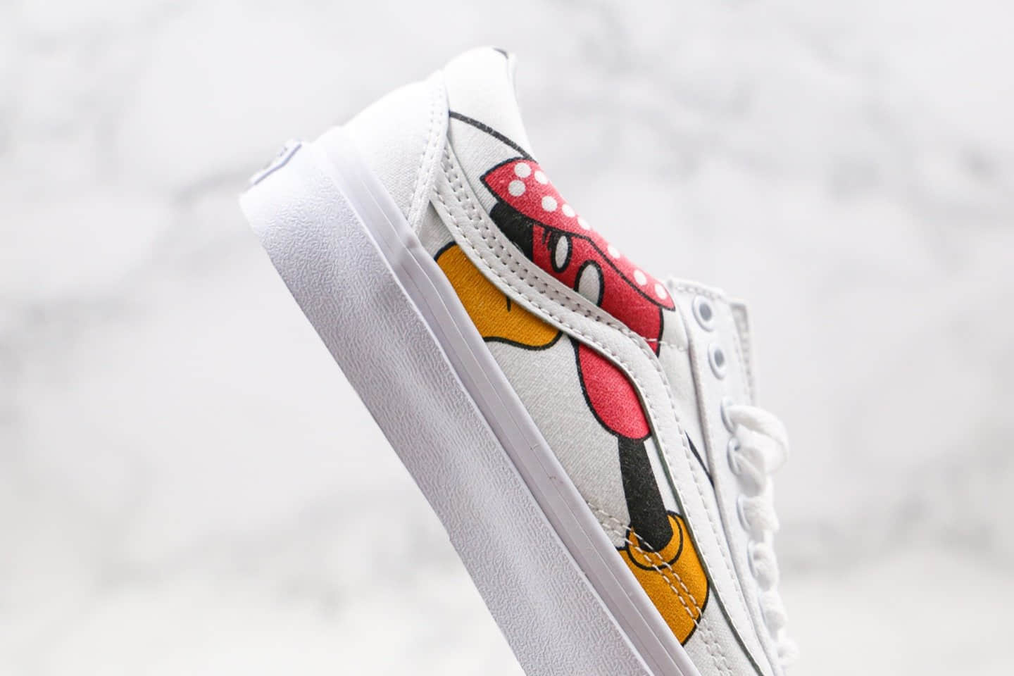 万斯Disney x Vans Old Skool公司级版本迪士尼米老鼠联名款板鞋白色原标原盒 货号:VN000D3HY28