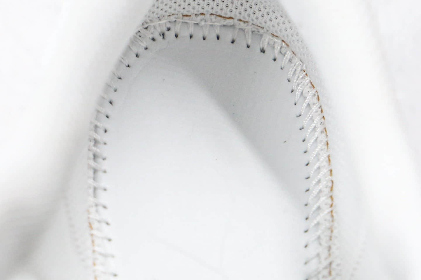 阿迪达斯adidas superstar w纯原版本三叶草贝壳头日本限定冲孔鞋纯白色原盒原标 货号:FV3445