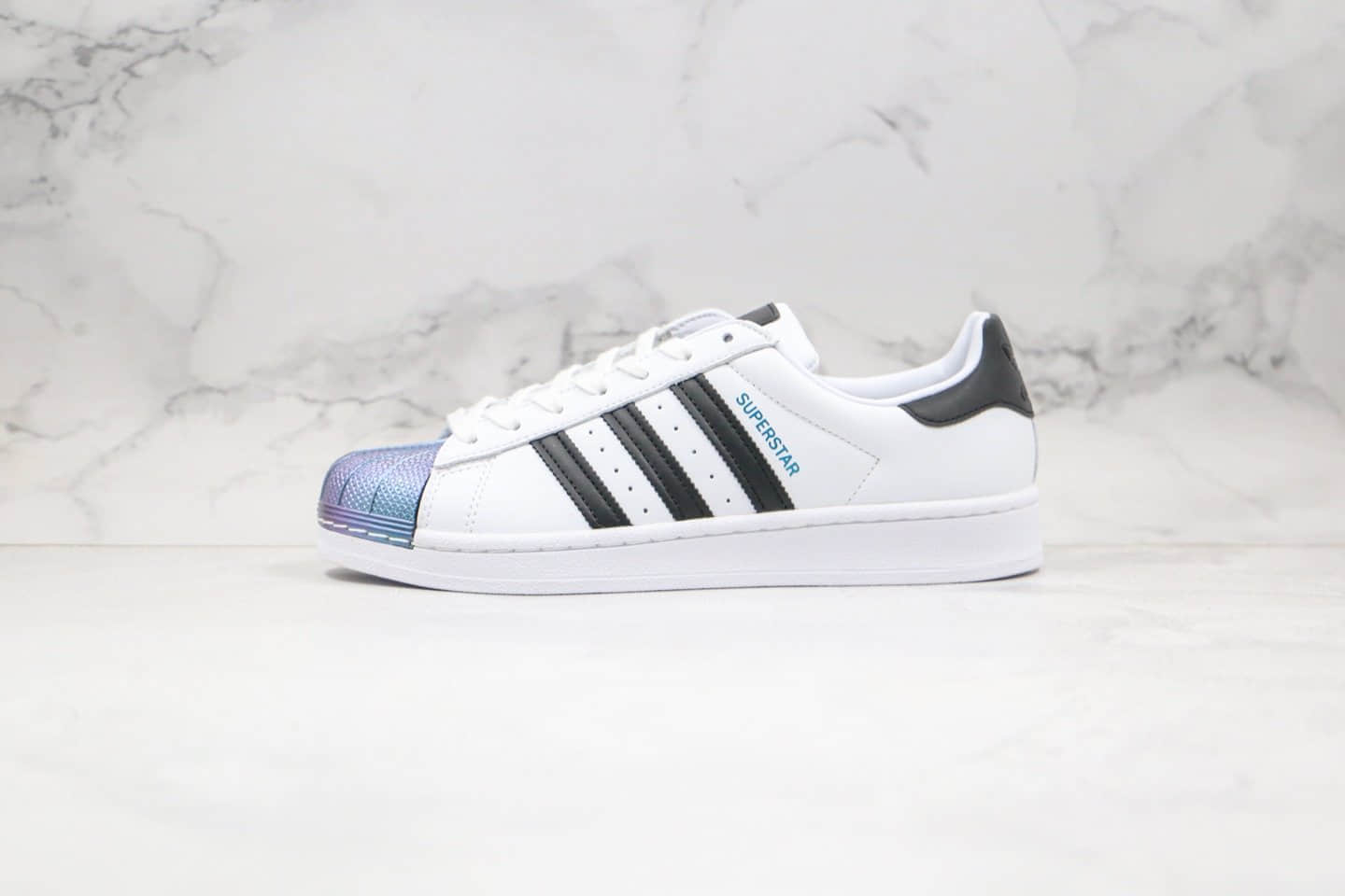 阿迪达斯Adidas Originals Superstar纯原版本三叶草贝壳头白黑色镭射头板鞋原楦头纸板打造 货号:FW6387