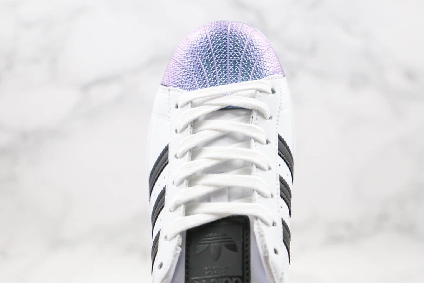 阿迪达斯Adidas Originals Superstar纯原版本三叶草贝壳头白黑色镭射头板鞋原楦头纸板打造 货号:FW6387