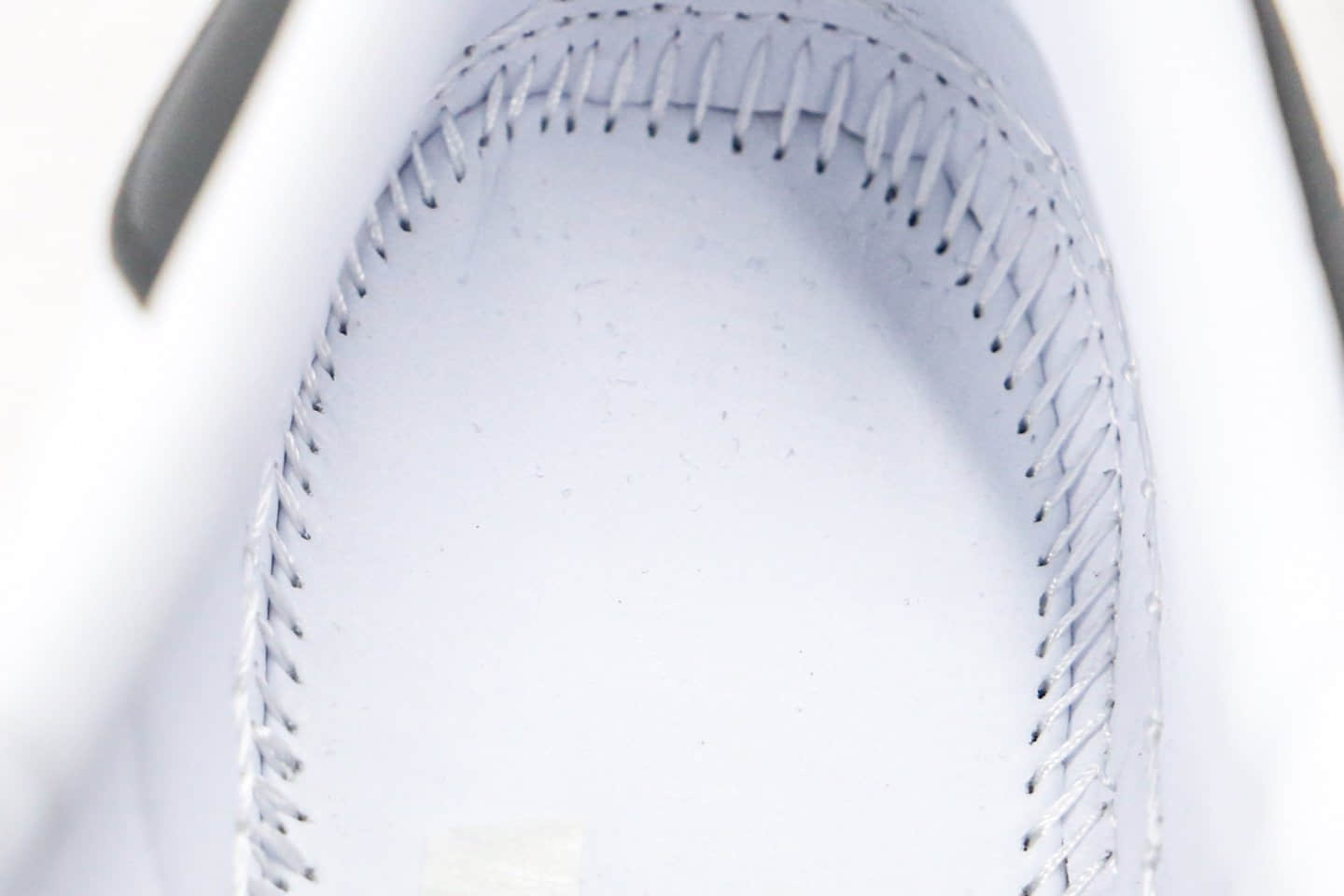 阿迪达斯Adidas Originals Superstar纯原版本三叶草贝壳头白黑色镭射头板鞋原楦头纸板打造 货号:FW6387