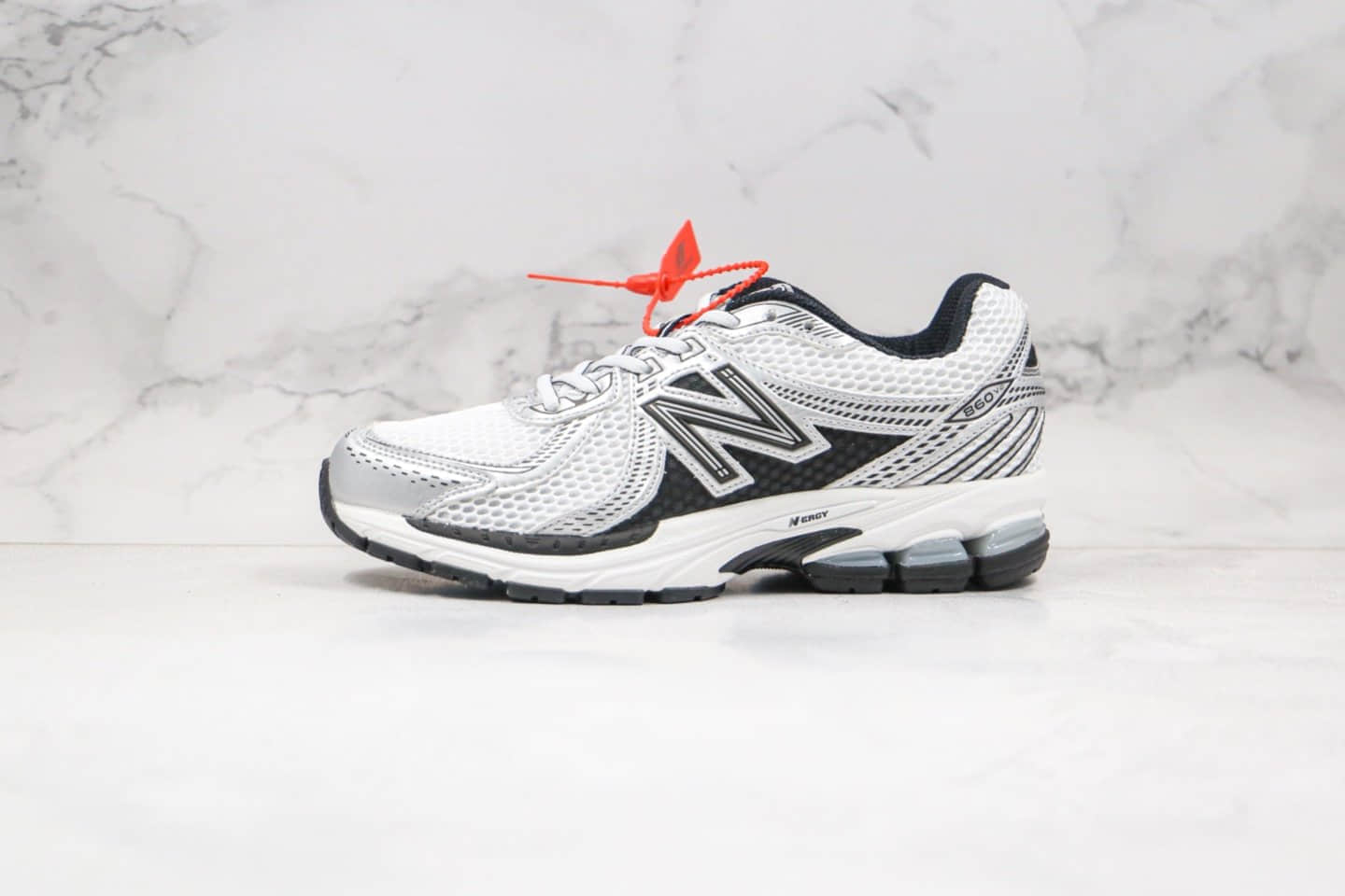 新百伦New Balance ML860复古慢跑老爹鞋纯原版本NB860白黑银色东莞中杰原厂材料原楦头纸板打造 货号:ML860XD