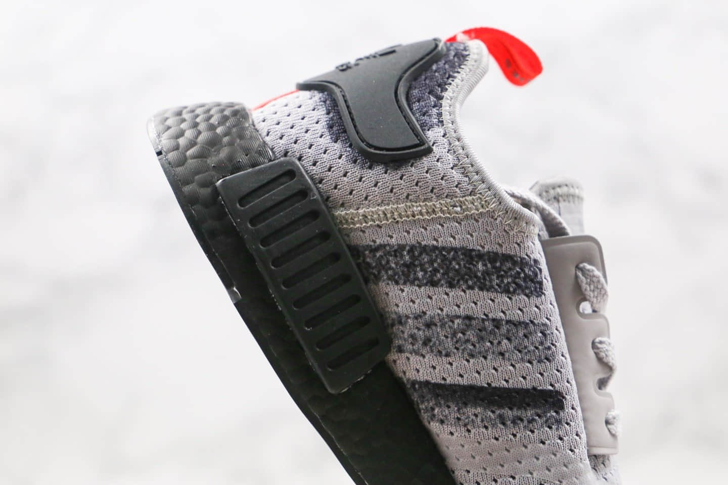 阿迪达斯Adidas NMD R1 Primeknit Triple Black纯原版本爆米花NMD跑鞋灰黑色原楦头纸板打造 货号:FV3986