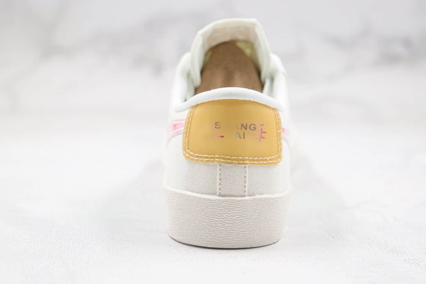 耐克Nike Blazer Low公司级版本低帮开拓者帆布板鞋上海城市限定米白镭射原纸板开发 货号:AV9371-109