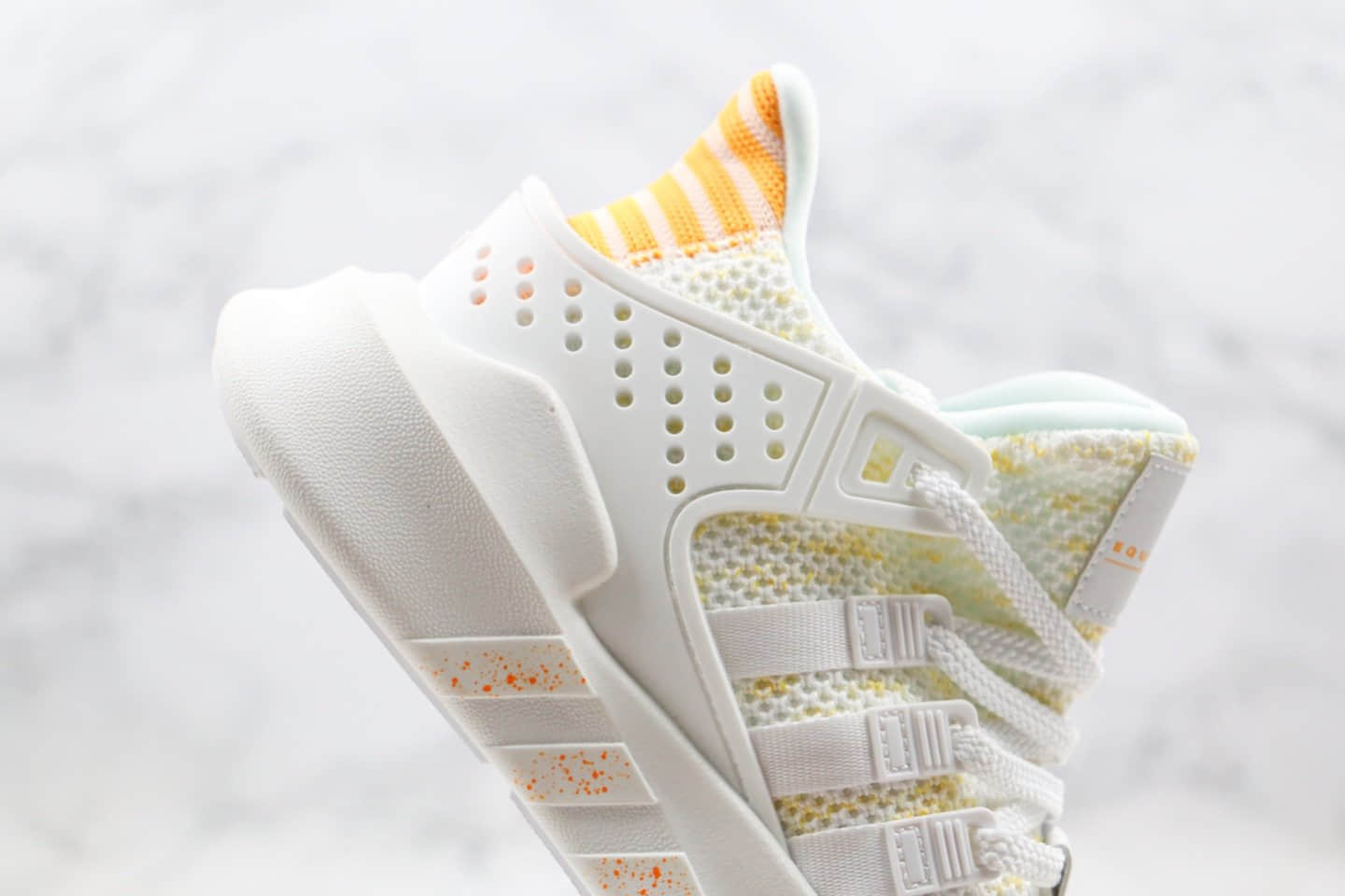 阿迪达斯adidas EQT BASK ADV纯原版本支撑者系列透气针织网面三叶草跑鞋白黄色区别市面通货 货号:EE5050