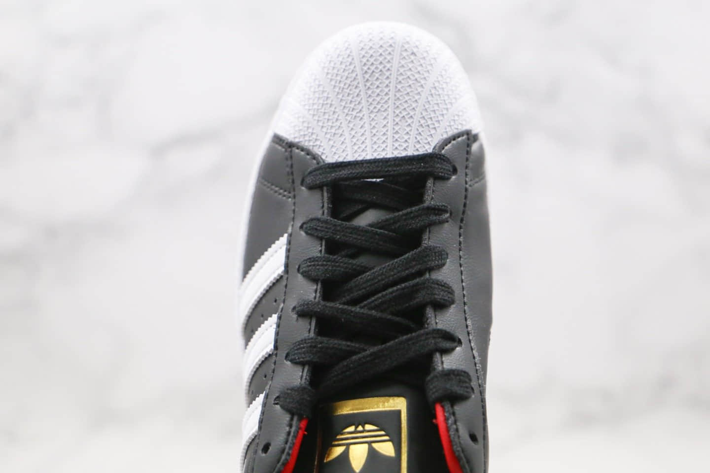 阿迪达斯Adidas Superstar纯原版本三叶草贝壳头板鞋刺绣卡通图案黑红色原盒原标 货号:FW6385