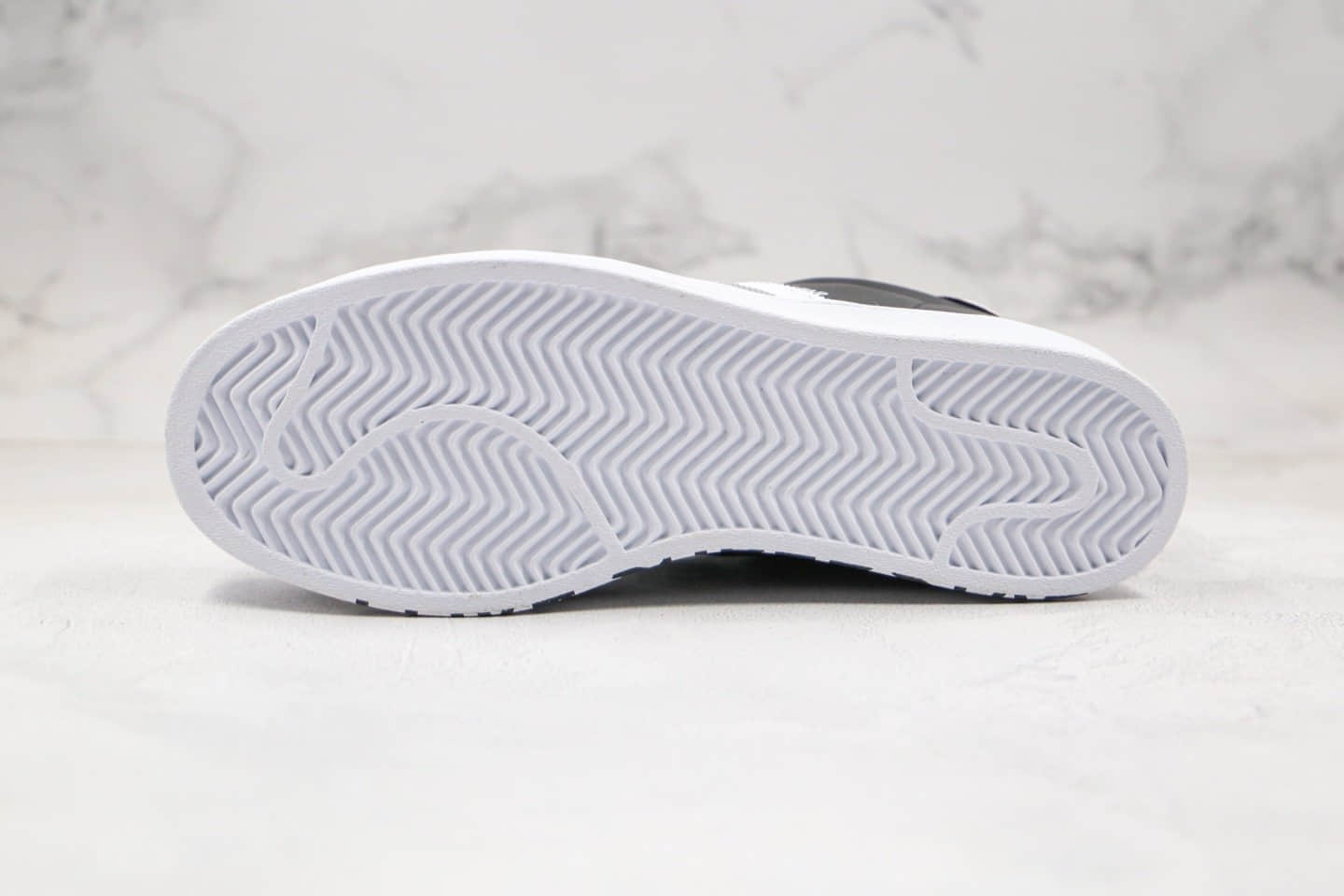 阿迪达斯Adidas Superstar纯原版本三叶草贝壳头板鞋刺绣卡通图案黑红色原盒原标 货号:FW6385