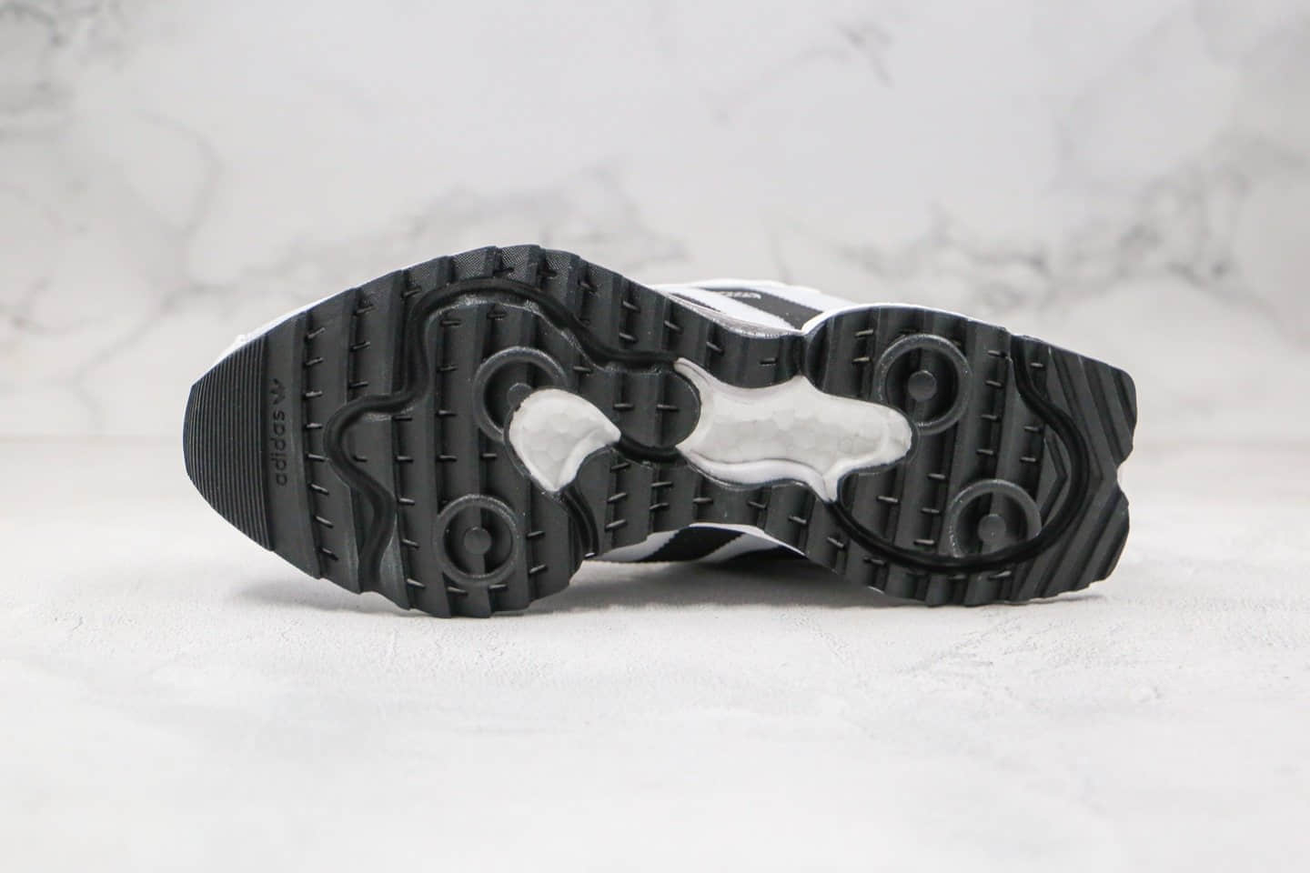 阿迪达斯Adidas SL 7600 3M反光配色王嘉尔同款纯原版本复古爆米花跑鞋白黑色原盒原标 货号:FV9796