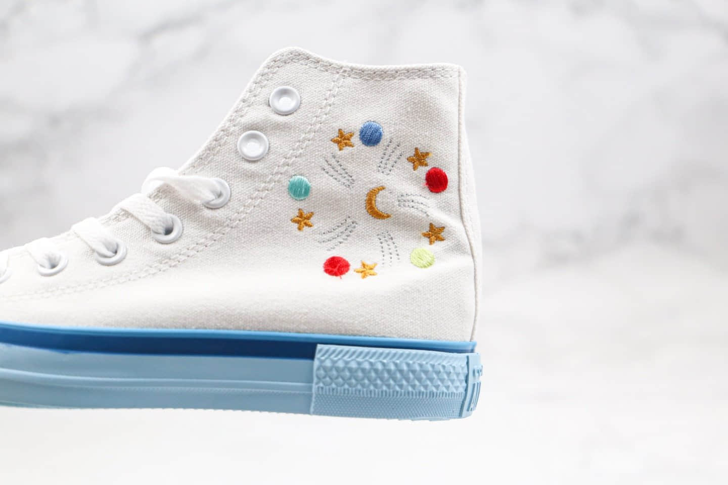 匡威Converse All Star公司级版本小红书爆款高帮帆布鞋花卉刺绣白蓝色原装铝楦数据开发 货号:567993C