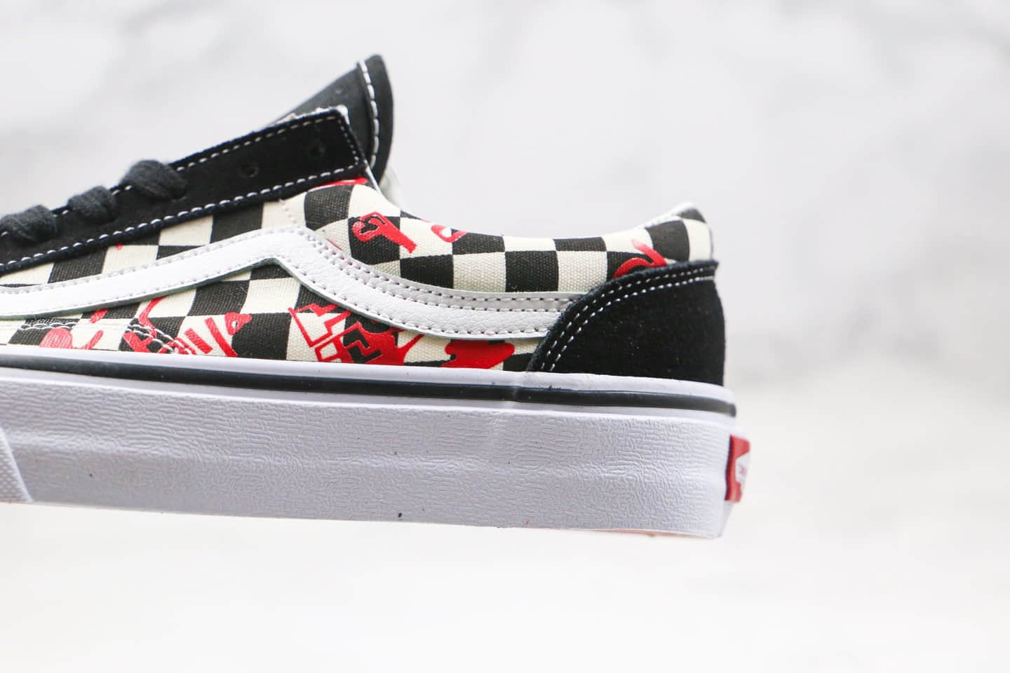 万斯Vans Style 36公司级版本棋盘格低帮休闲板鞋黑红涂鸦印花原鞋开模 货号：VN0A3DZ31IW