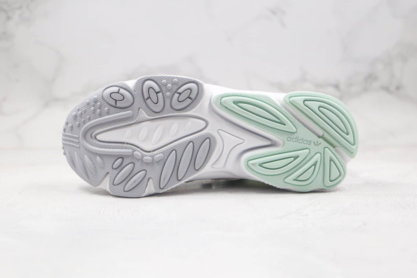 阿迪达斯Adidas OZWEEGO纯原版本三叶草水管老爹鞋薄荷白绿色原盒原标 货号:FX3821